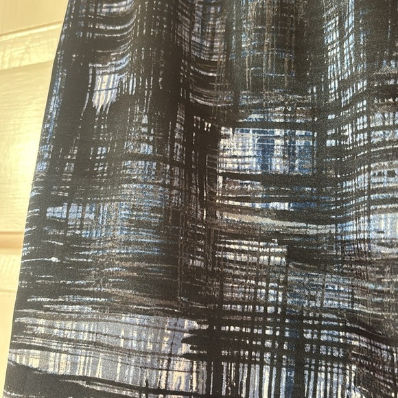 Chico’s Size 2 Abstract Cross Hatch Print Knee‎ Length Skirt Chicos Size Large - Picture 5 of 10